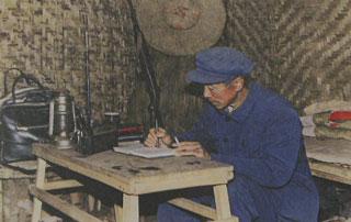 杨善洲在林场的办公室兼宿舍研究工作。